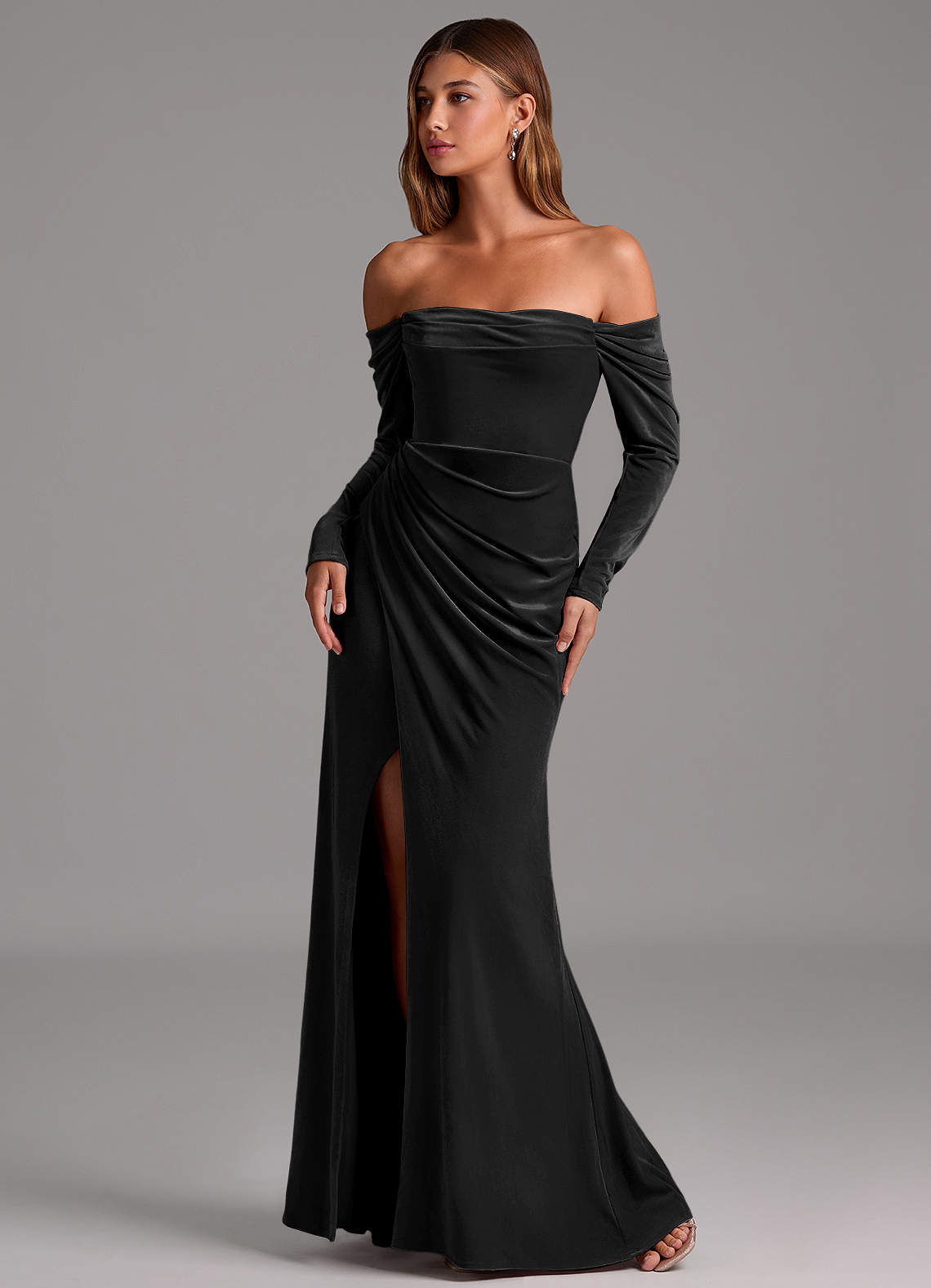 Azazie Hallie Vestidos de damas de honor Vestido de Negro de terciopelo de Corte Sirena Convertible con Manga larga image1