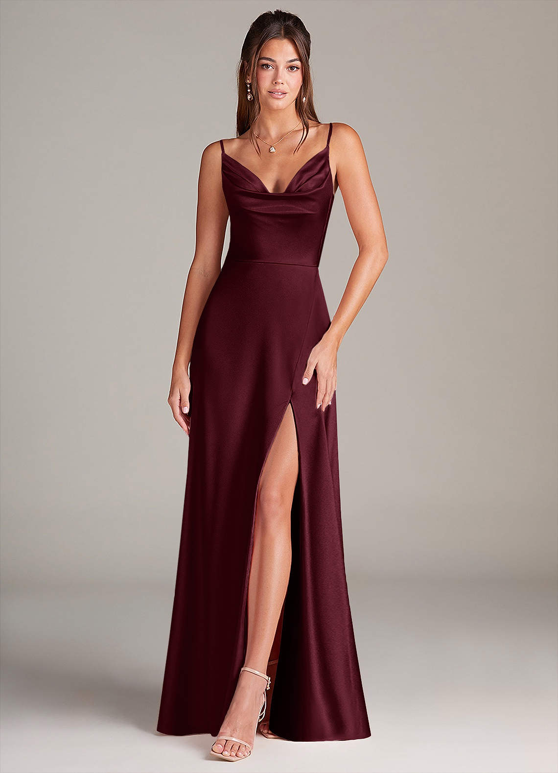 Azazie Sarella Vestidos de damas de honor Vestido de Cabernet de Satén Elástico de Corte en A con Plisado image1