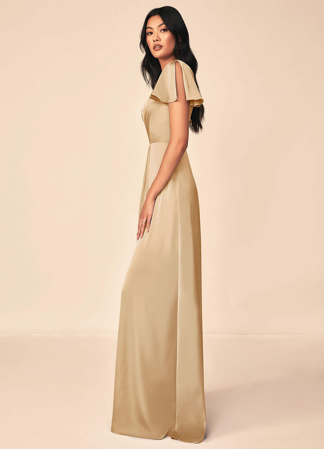 Azazie Soren Robes de demoiselle d'honneur Robe Trapèze en Satin extensible Plissée Or image2