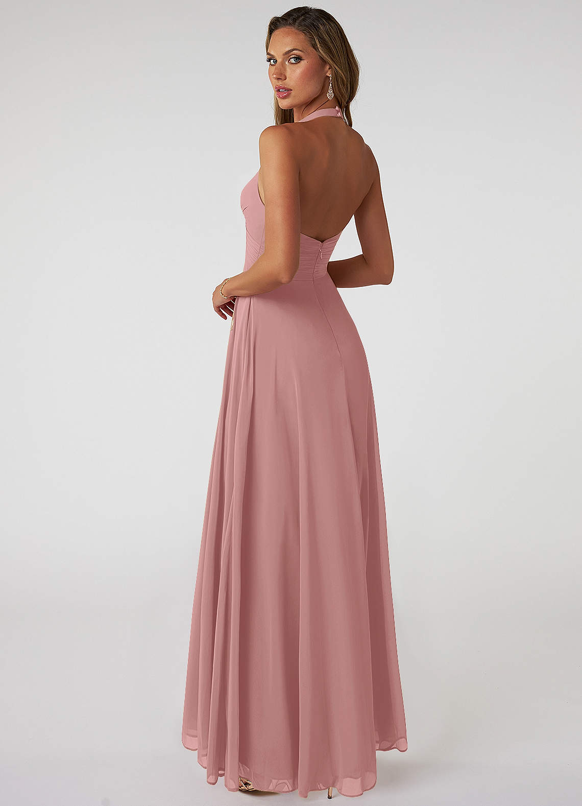 Azazie Tessie Vestidos de damas de honor Vestido de Rosa Polvorienta de Gasa de Corte en A con Cuello en V plisado image1
