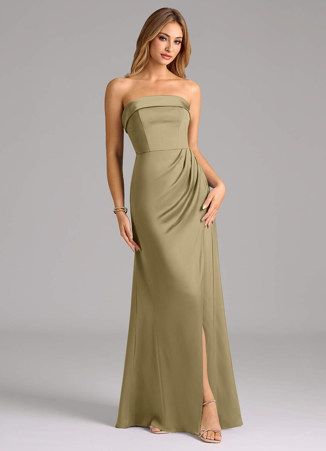 Azazie Aretha Robes de demoiselle d'honneur Robe Trapèze Convertible en Satin extensible Sans bretelle Vert Mousse image1