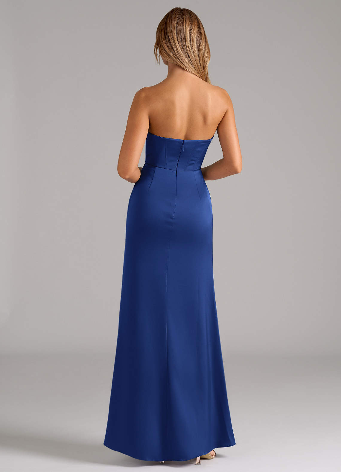 Azazie Johana Vestidos de madrinha de casamento Vestido Royal Blue de Cetim elástico de sereia com Ombros Caídos image6