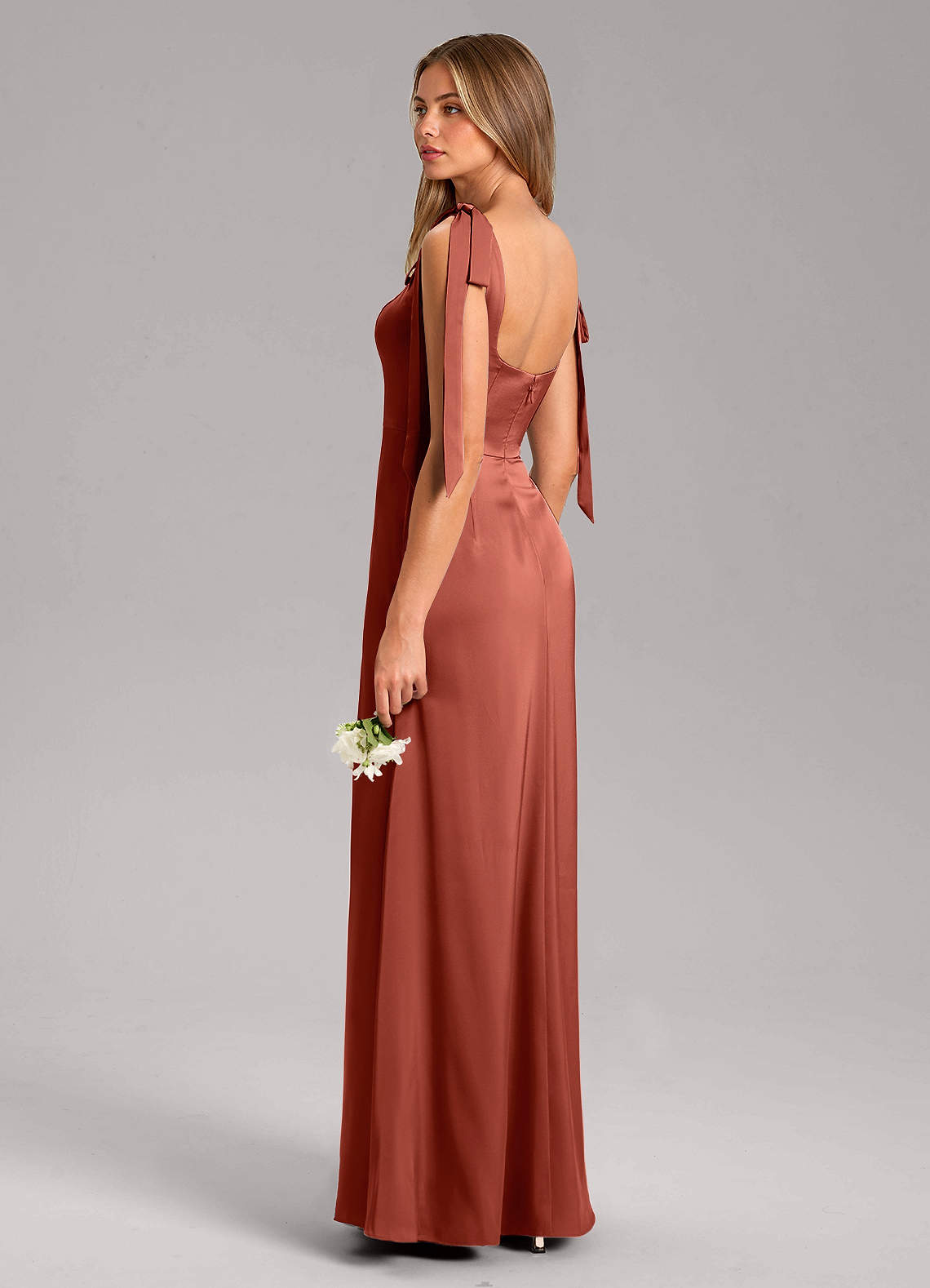 Azazie Frostine Vestidos de damas de honor Vestido de Terracota de Satén Elástico de Corte en A con Lazo image11