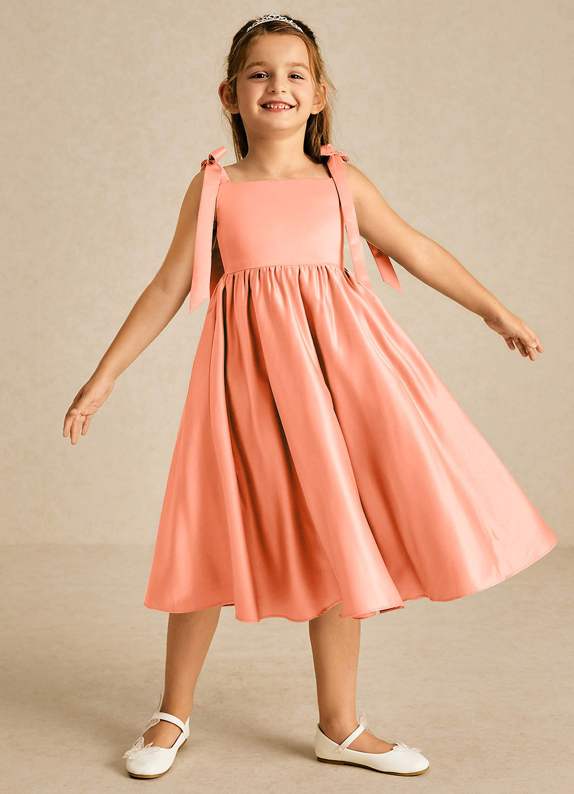 Azazie Chelsie vestidos de niña de las flores Vestido de Atardecer de Satin Mate de Corte En A con Lazo image1