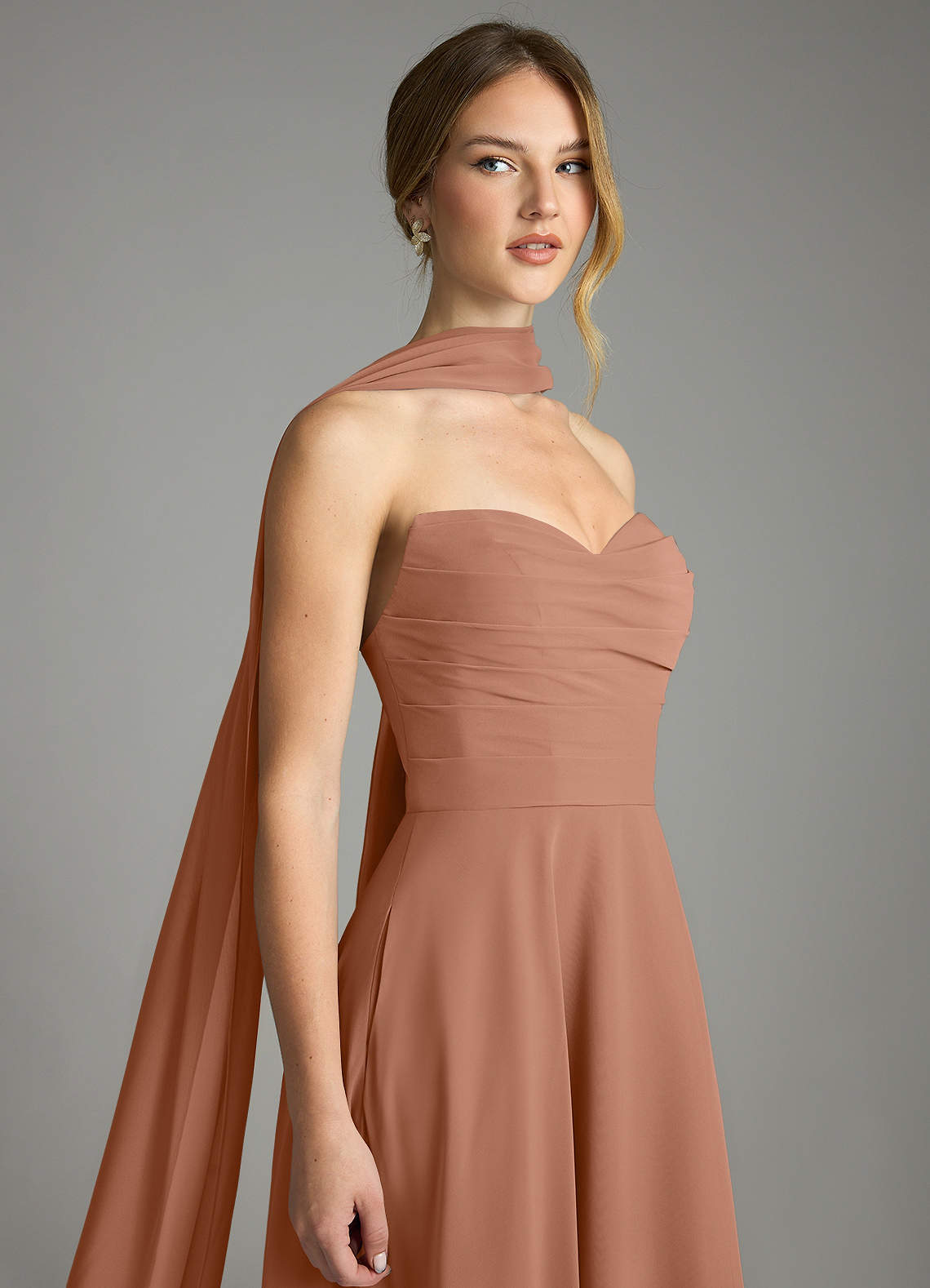Azazie Ayla Abiti da Damigella Abito A-Line in Chiffon Scollo a Cuore Bronzo image7