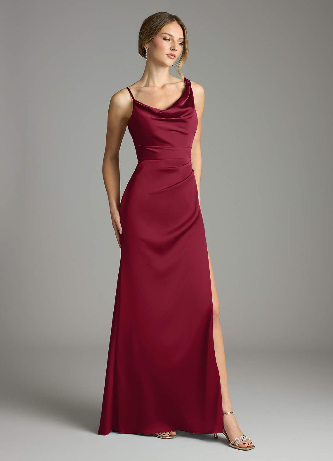 Azazie Samara Kotona sovitettavat mekot Mrenneito Pliseerattu Joustava satiini Lattian pituus Pukeutua image3