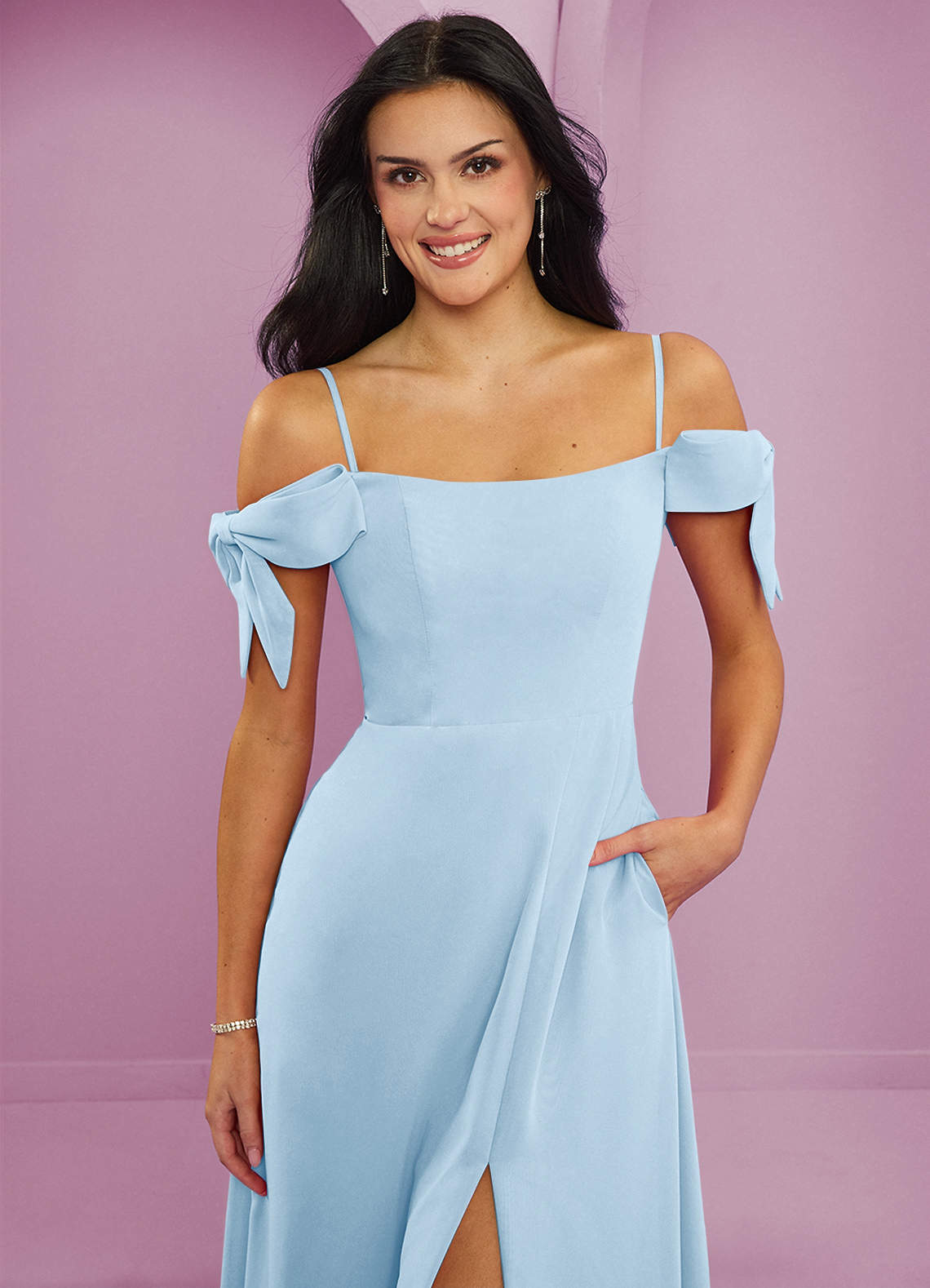 Barbie ♥ Azazie Vestidos de madrinha de casamento Vestido Céu Azul de Chiffon de Linha A com Fora do ombro image2