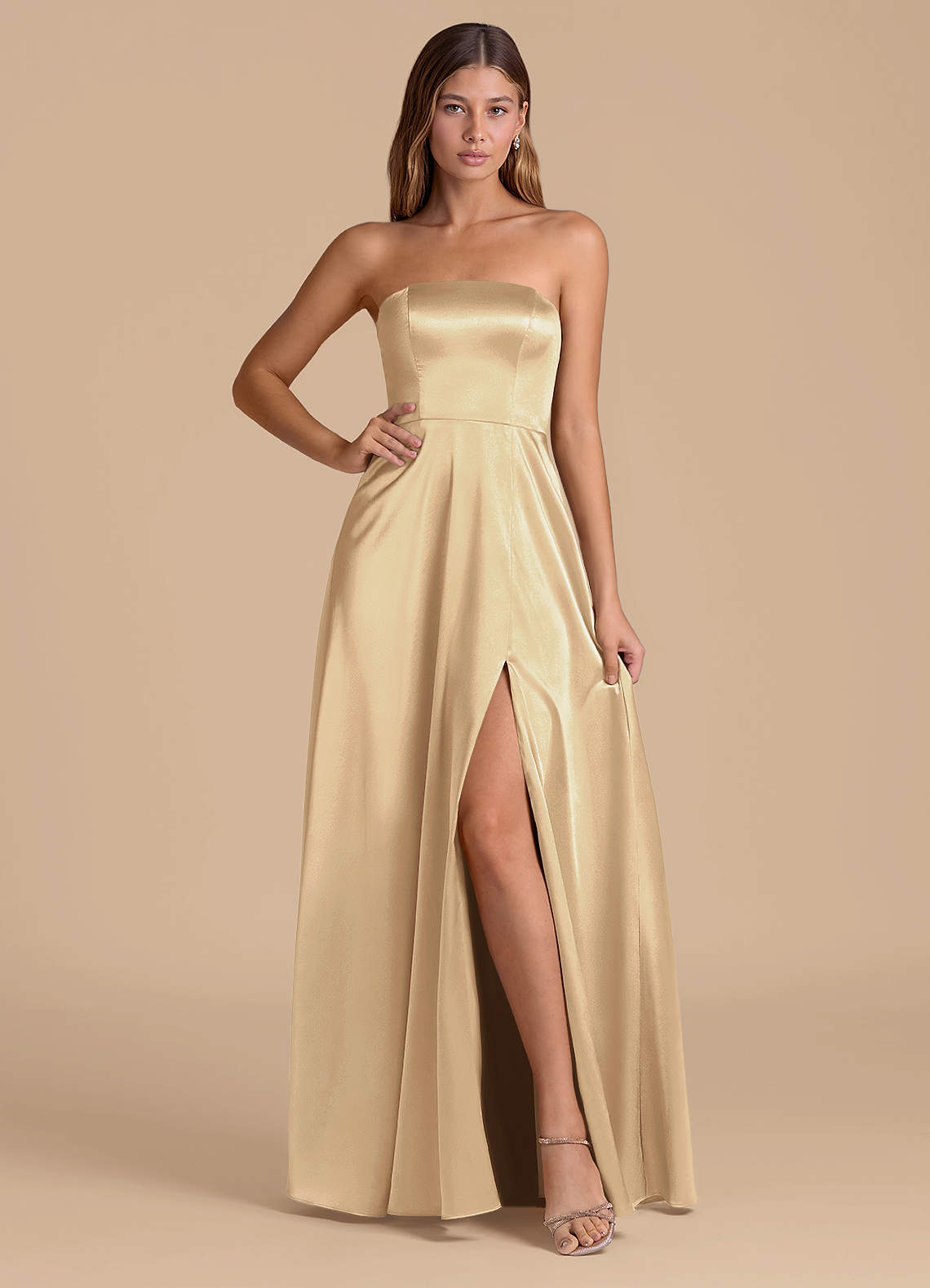 Azazie Wren 신부 들러리 드레스 A라인 스트랩리스 메탈릭 새틴 바닥 길이 드레스 image1