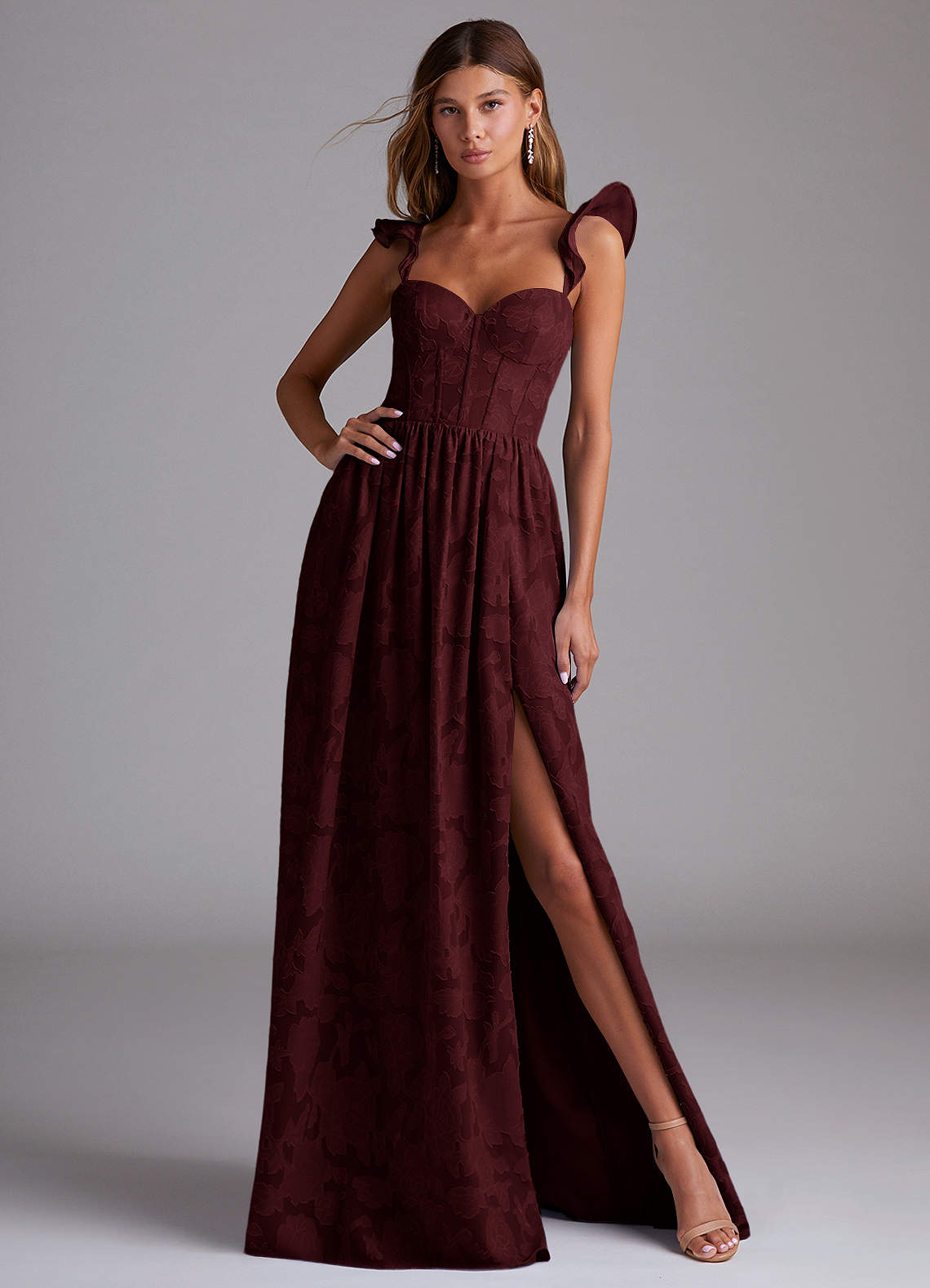 Azazie Denisse Robes de demoiselle d'honneur Robe Trapèze en Blumen-Burnout Rayé Cabernet image1