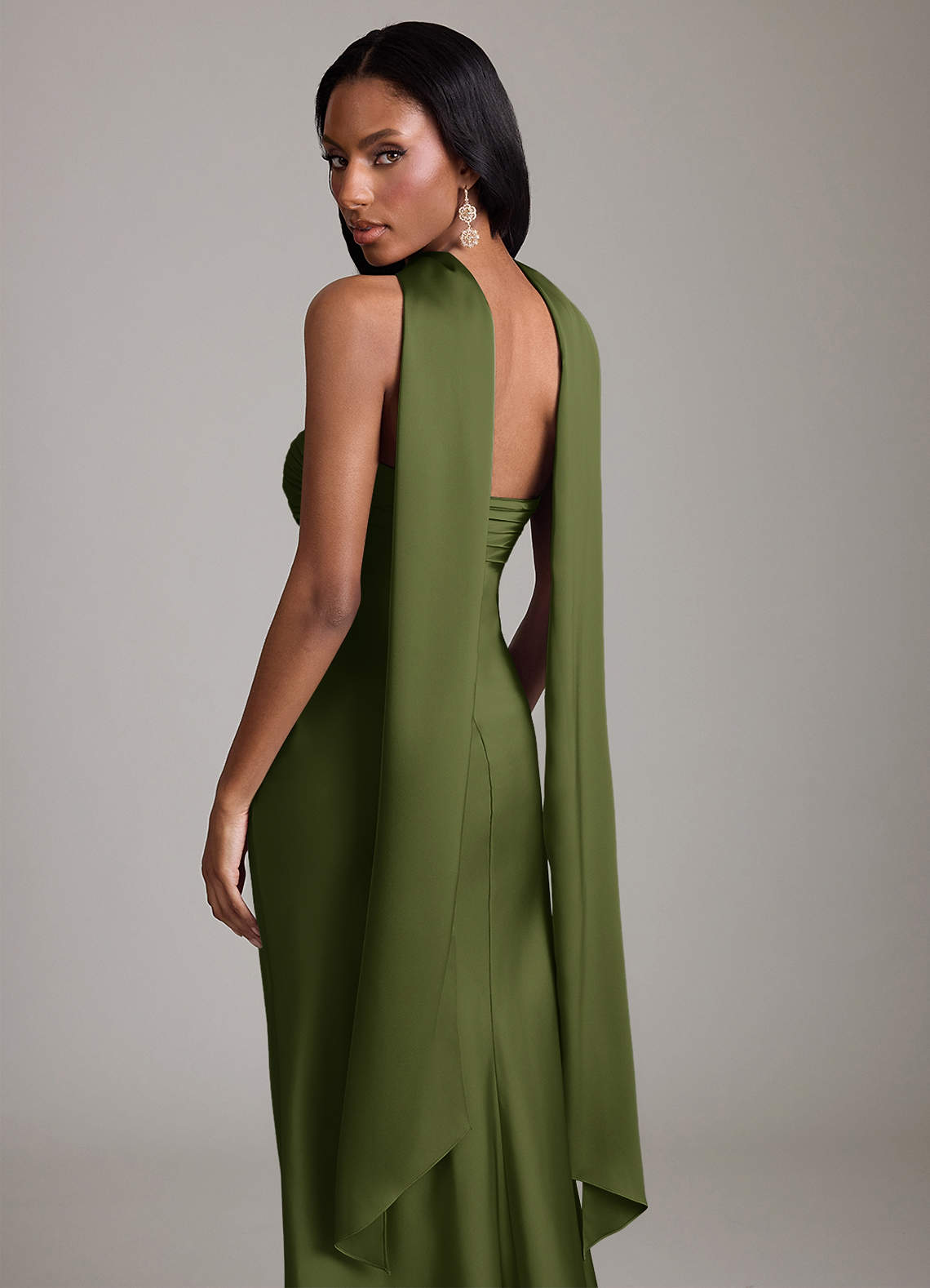 Azazie Saylor Vestidos de damas de honor Vestido de Oliva de Satén Elástico de Corte Sirena con Sin tirantes image6