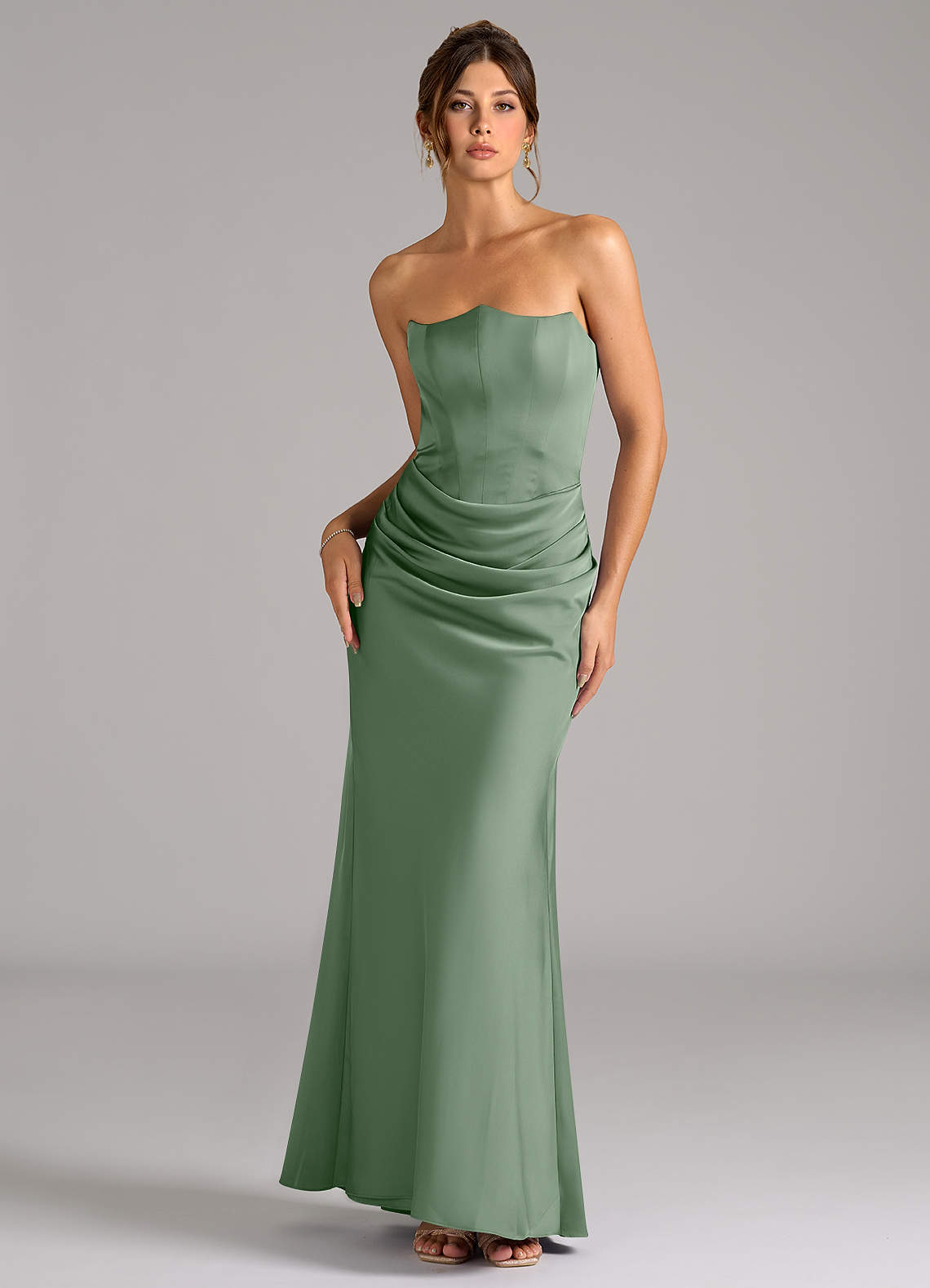 Azazie Debby Vestidos de damas de honor Vestido de Matcha de Satén Elástico de Corte Sirena Convertible con Sin tirantes image1