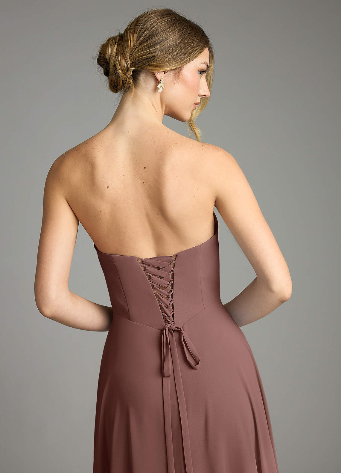 Azazie Ayla Abiti da Damigella Abito A-Line in Chiffon Scollo a Cuore Espresso image12
