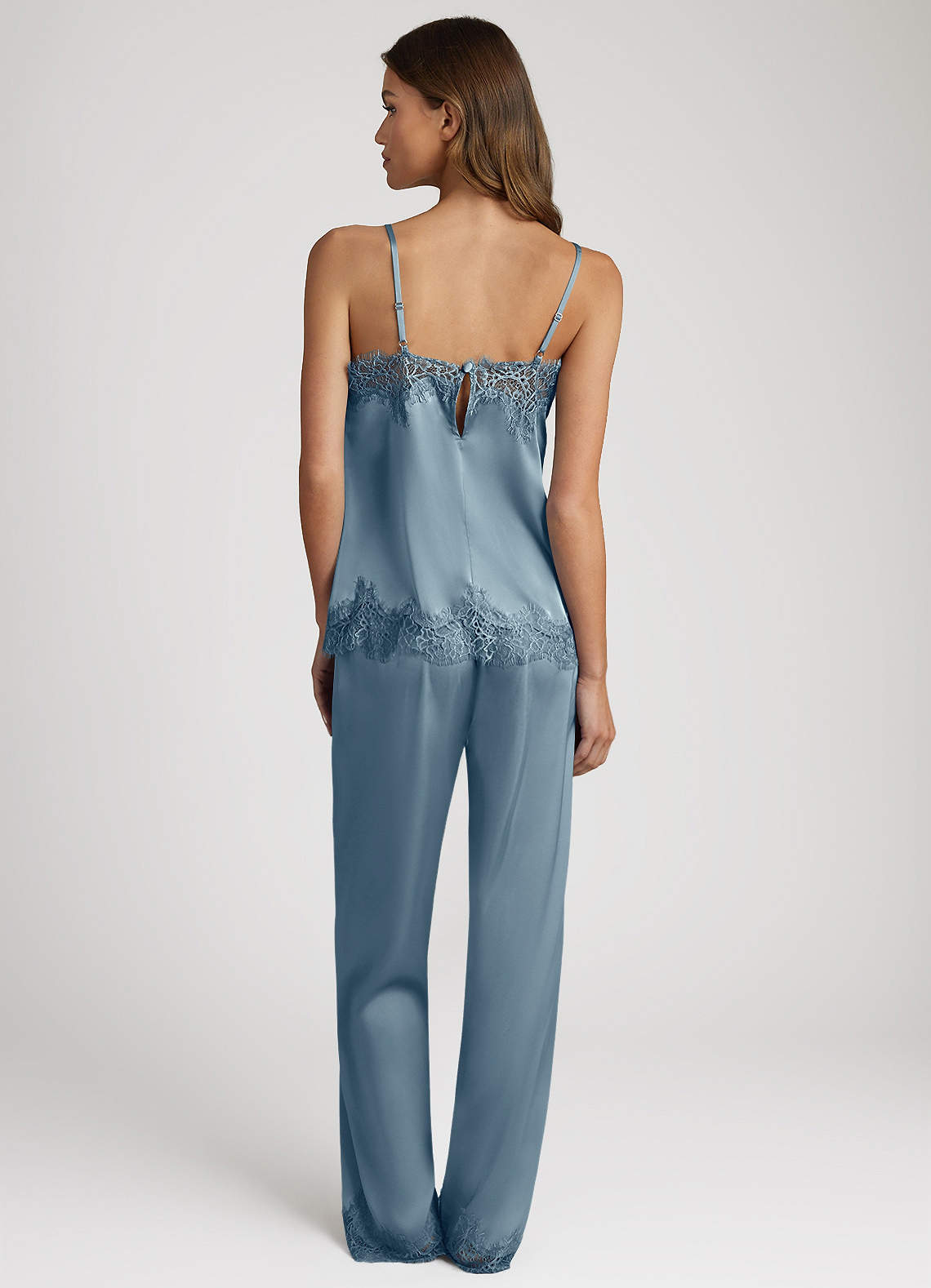 front Conjunto de pijama de camisola y pantalón de encaje y satén