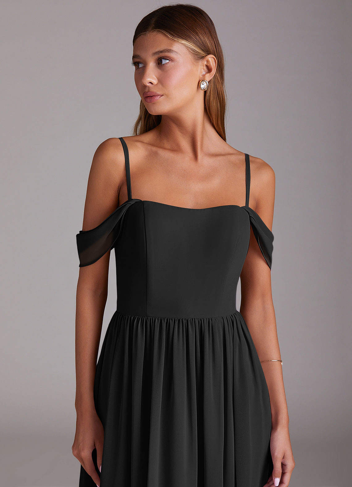 Azazie Calianna Brudtärnklänningar Klä av A-Linje i Chiffong Av axeln Svart Konvertibel image6