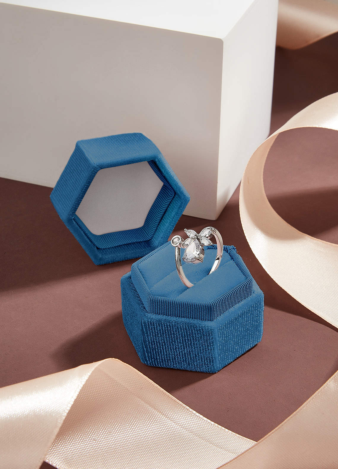 Blue Velvet Ring Box, Royal Blue Engagement Ring Box, Proposal Ring Box,  Ring Bearer Box, Ring Holder, Jewellery Box Wedding Ring Box NORHAM - Etsy