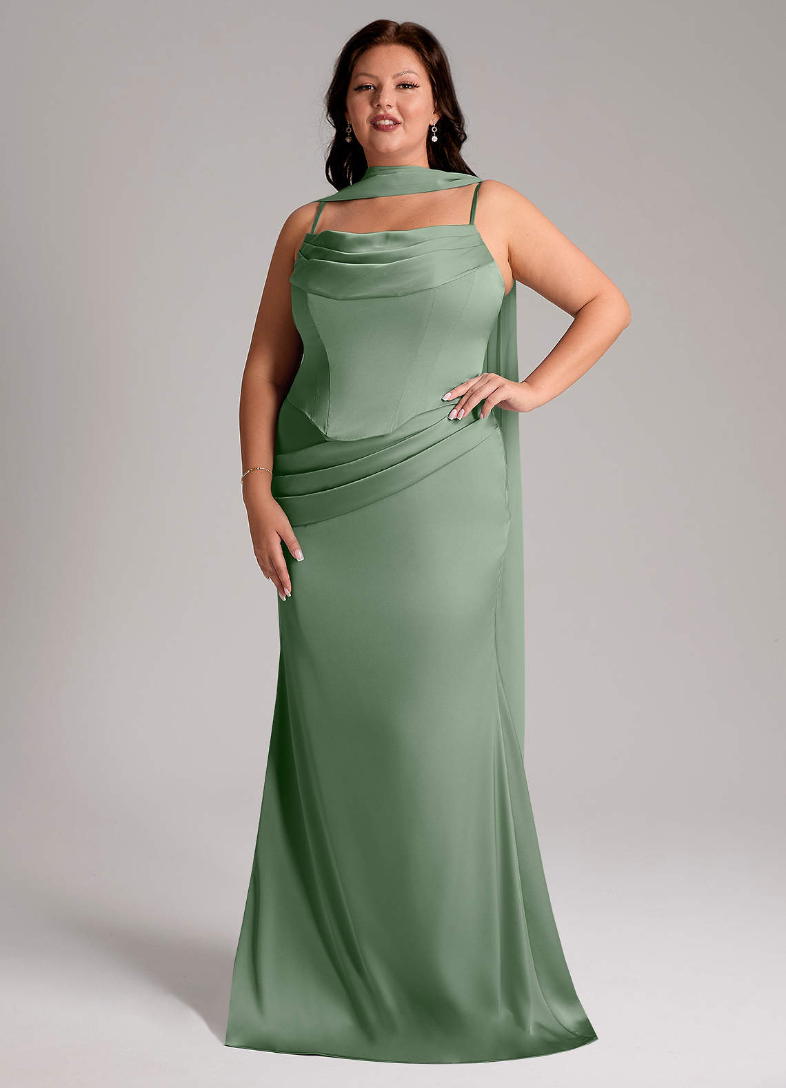 Azazie Sorrel Vestidos de damas de honor Vestido de Matcha de Satén Elástico de Corte Sirena Convertible con Sin tirantes image6