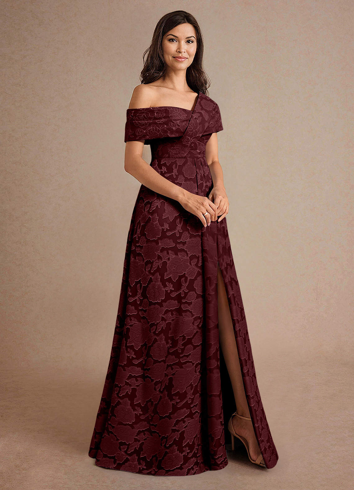 Azazie Milton vestidos de madre de la novia Vestido de Cabernet de Devorado Floral de Corte En A con Plisado image2