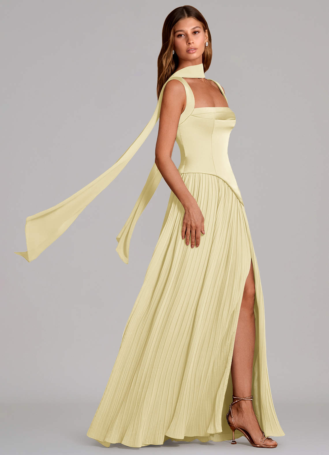 Azazie Stephanie Essayer des robes à la maison Robe Trapèze en Satin extensible Plissée Noir image2