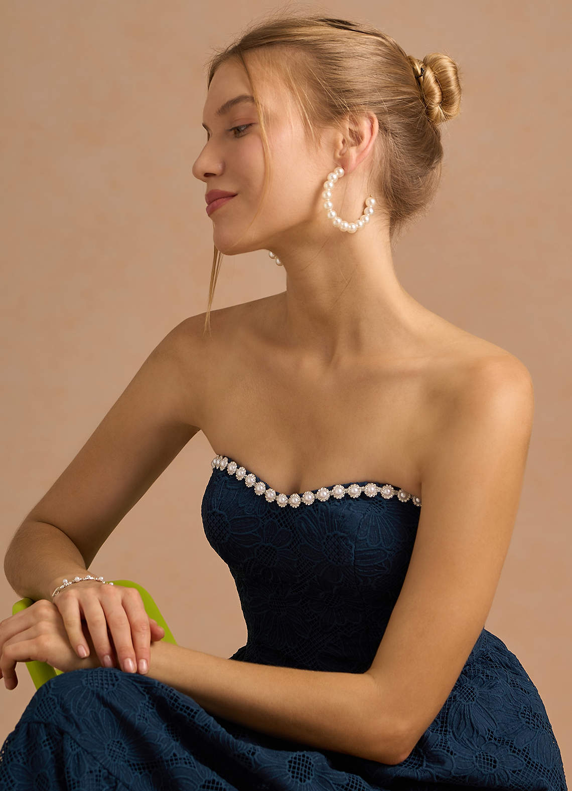 front Pendientes de aro grandes de perla