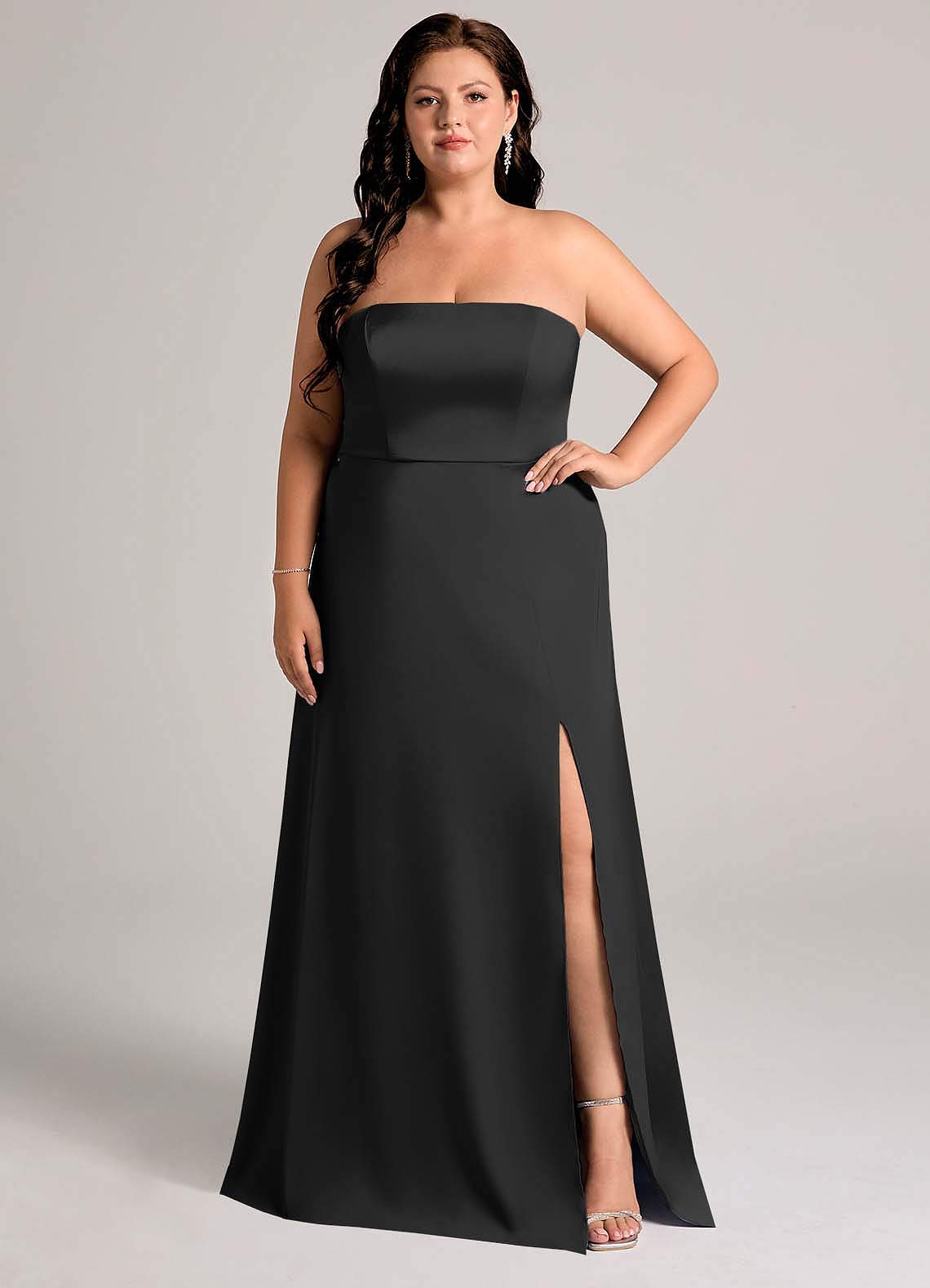 Azazie Wren Vestidos de damas de honor Vestido de Negro de Satén Elástico de Corte en A Convertible con Sin tirantes image1