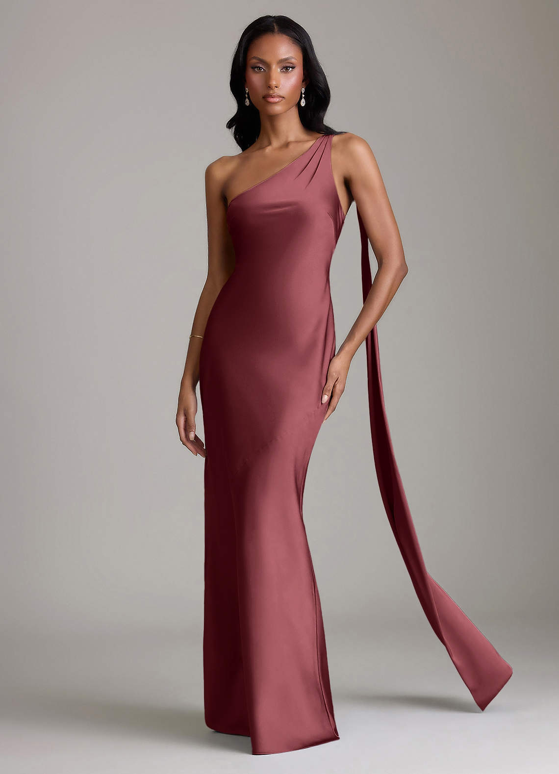 Azazie Juniper Jurken voor bruidsmeisjes Jurk van Stretch Satijn met Zeemeermin One-shoulder Merlot image3