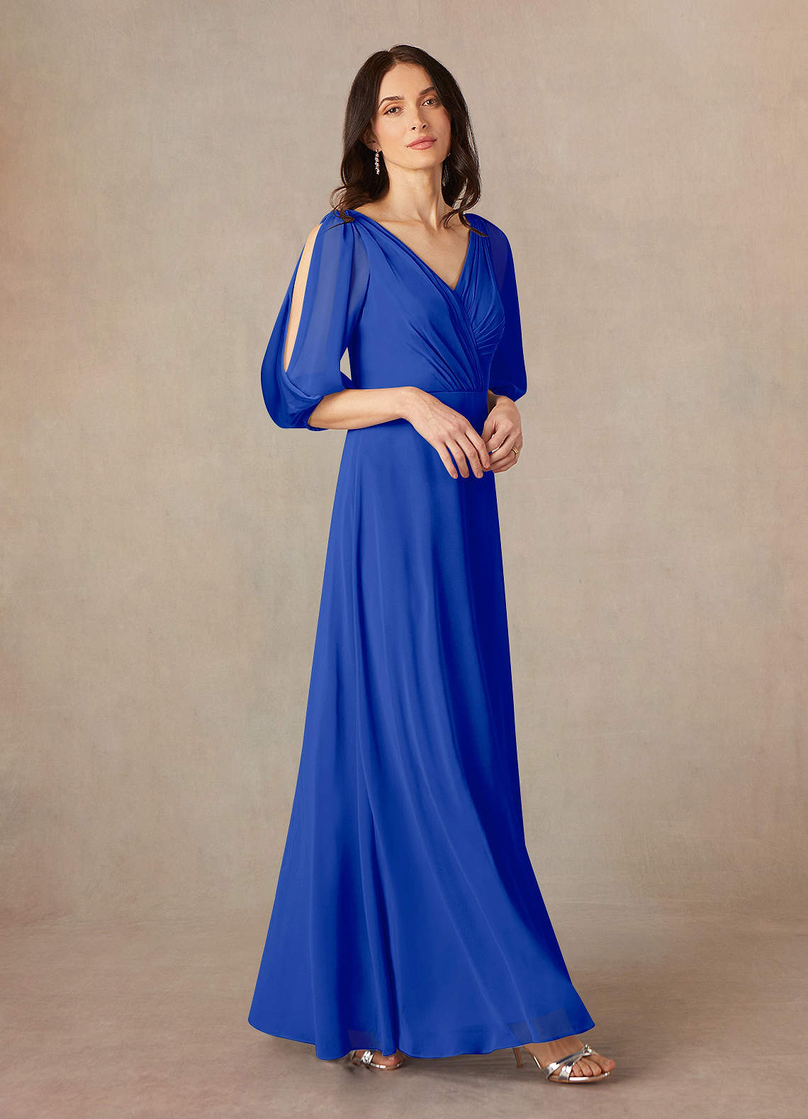 Azazie Bronwyn vestidos de madre de la novia Vestido de Azul Real de Gasa de Corte En A con Cuello de pico fruncido image1