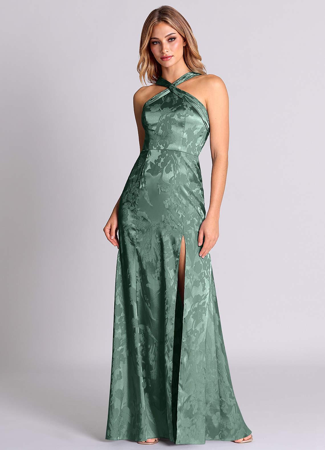 Azazie Rue 신부 들러리 드레스 쉬스 주름진 자카드 바닥 길이 드레스 image1