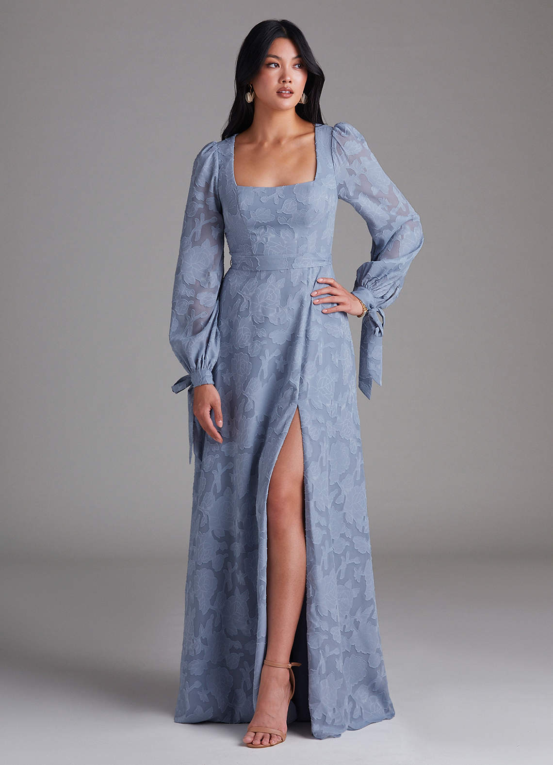Azazie Leonia Brautjungfernkleider A-Linie Langarm Blumen-Burnout Kleid Staubblau image1