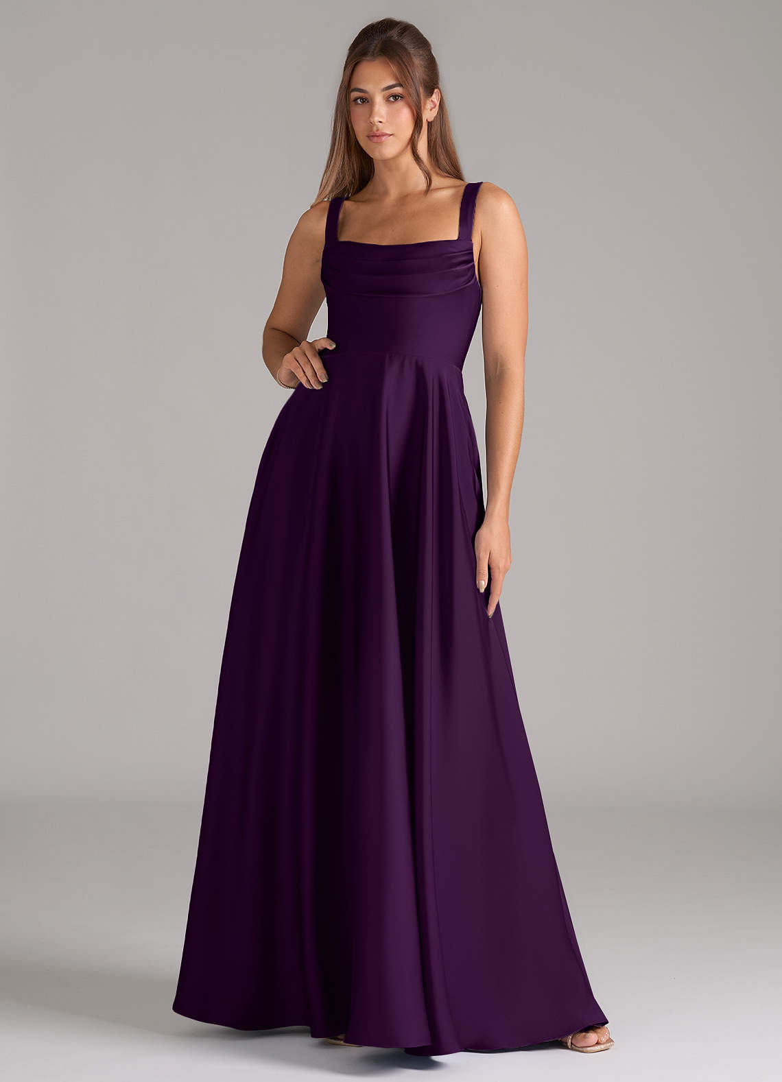 Azazie Shaude Robes de demoiselle d'honneur Robe Trapèze en Satin extensible Plissée Grain De Raisin image1