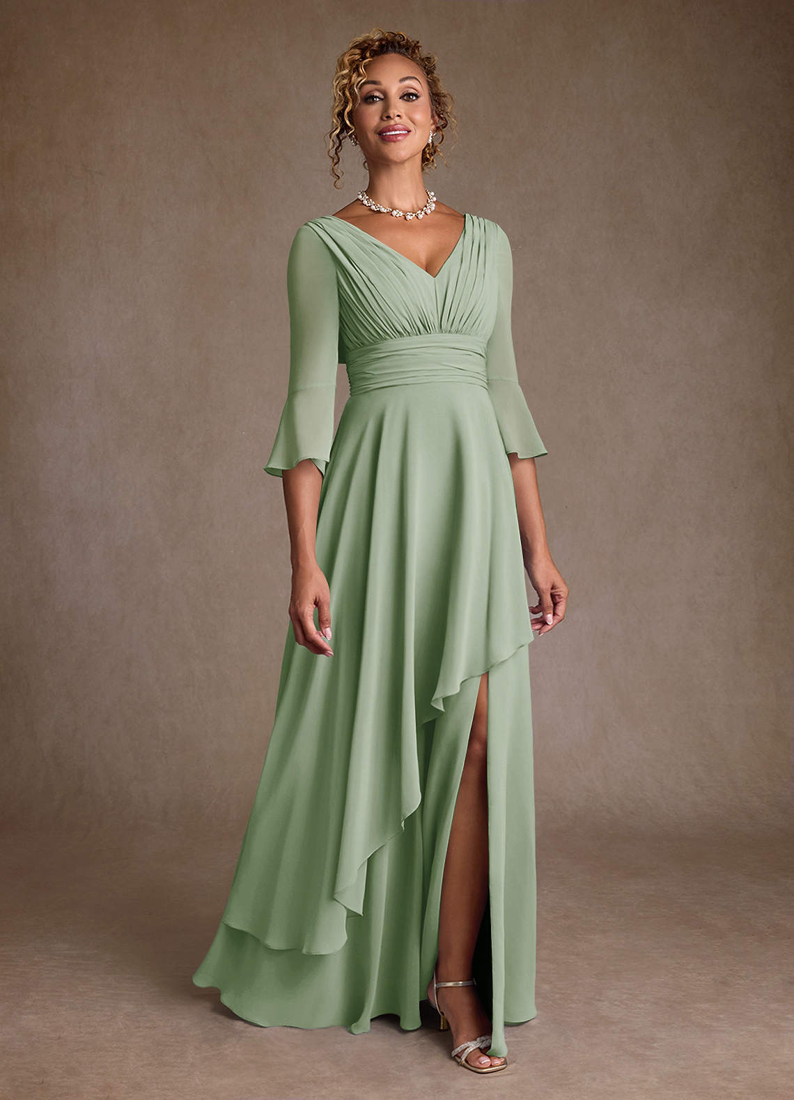 Azazie Eire vestidos de madre de la novia Vestido de Salvia Polvorienta de Gasa de Corte en A con Plisado image1