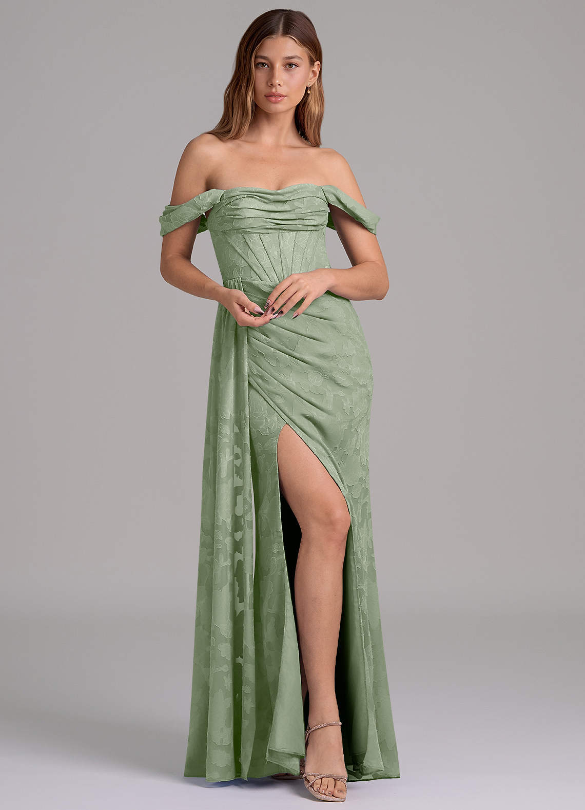 Azazie Amyra 신부 들러리 드레스 인어 오프 더 숄더 플로럴 번아웃 바닥 길이 드레스 image1