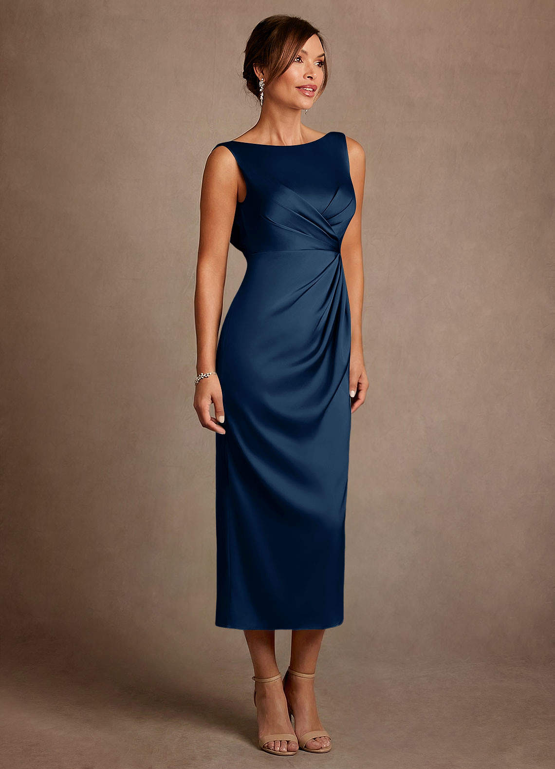 Azazie Mazhe Vestidos para mãe da noiva Vestido Azul Marinho de Cetim elástico de Linha A com Plissado image3
