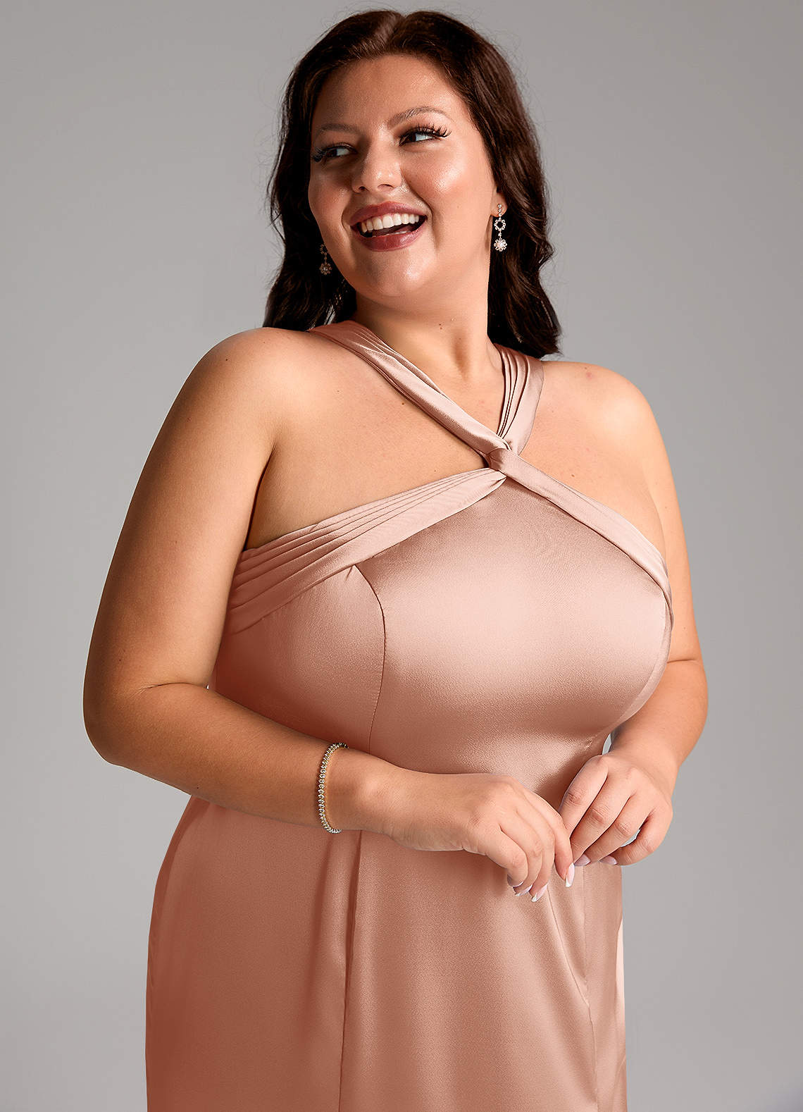 Azazie Rue Vestidos de damas de honor Vestido de Oro Rosa de Satén Elástico de Corte Sirena con Plisado image12