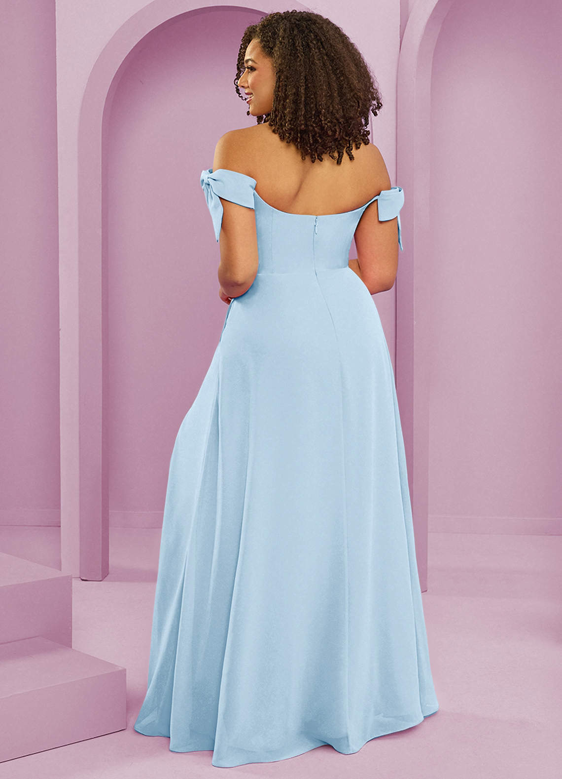 Barbie ♥ Azazie Vestidos de madrinha de casamento Vestido Céu Azul de Chiffon de Linha A com Fora do ombro image7
