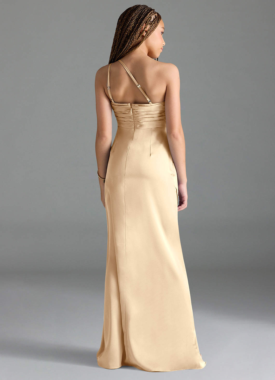 Azazie Eren Junior Vestido Champanhe de Cetim elástico de Bainha com Plissado image1