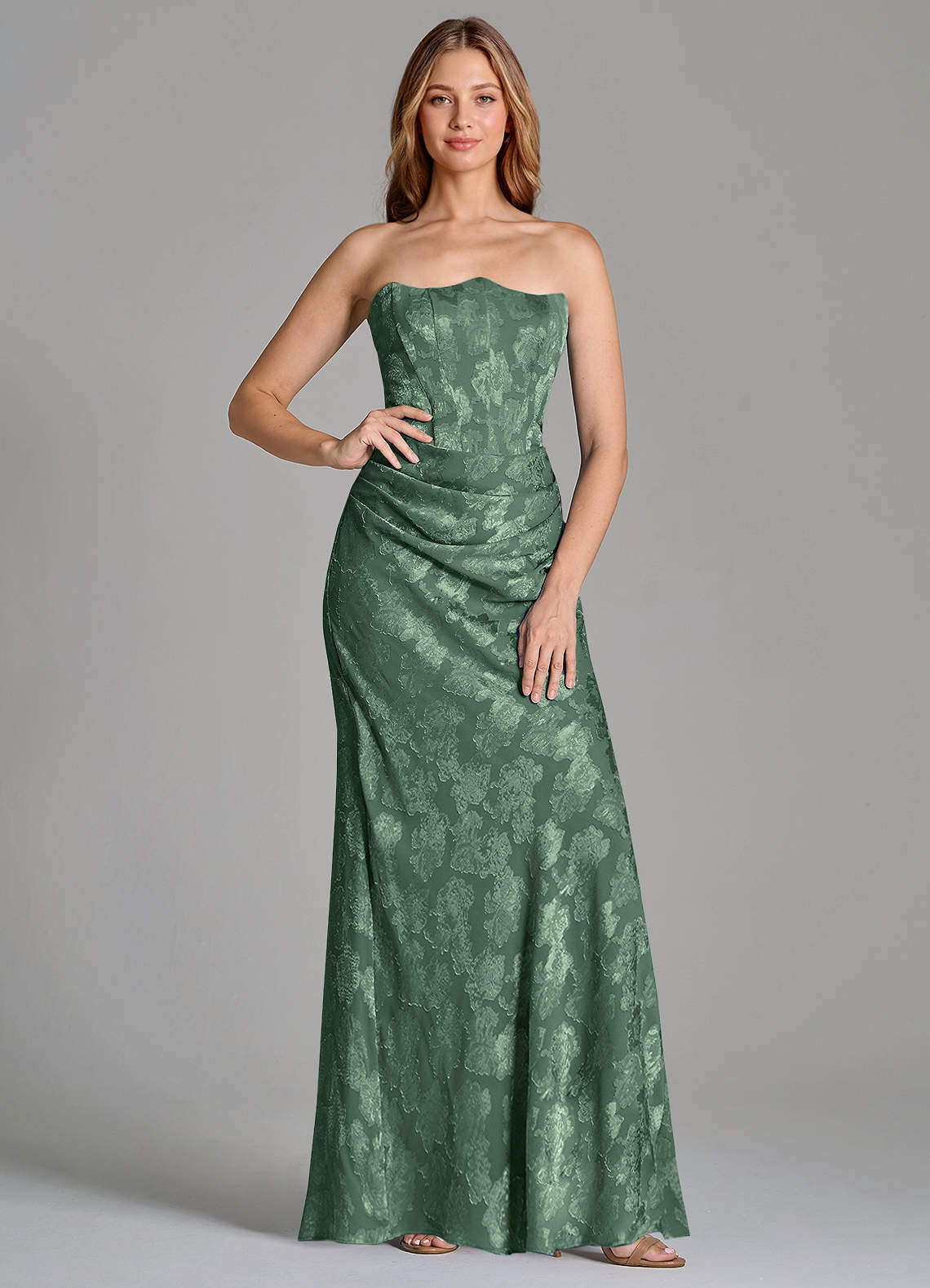 Azazie Ezrena Abiti da Damigella Abito Convertibile Sirena in Burnout Floreale Senza Cinturino Eucalipto image1