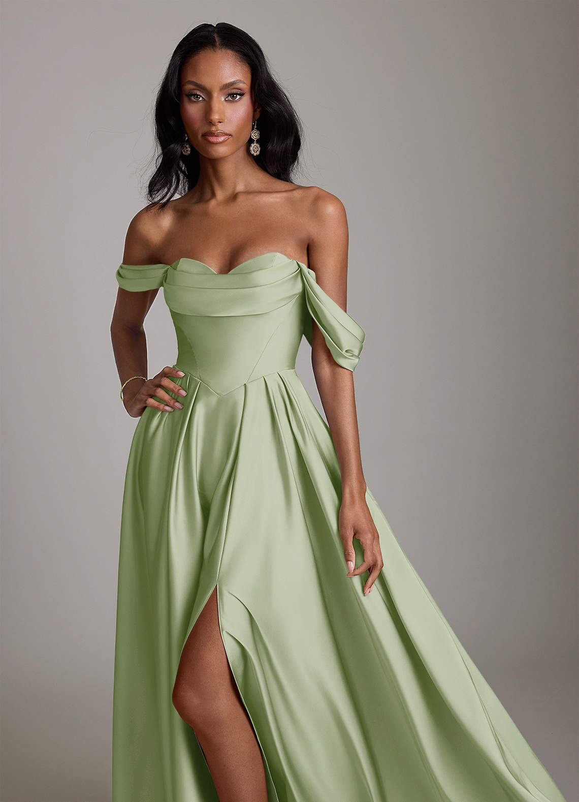 Azazie Loisa Suknie dla druhen Linia A Zza ramienia Satyna elastyczna Do ziemi Sukienka image4