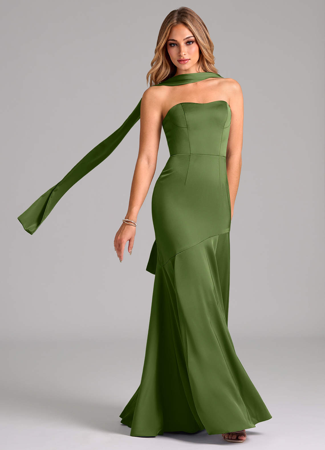 Azazie Shiloh Vestidos de damas de honor Vestido de Enebro de Satén Elástico de Corte Sirena Convertible con Sin tirantes image1