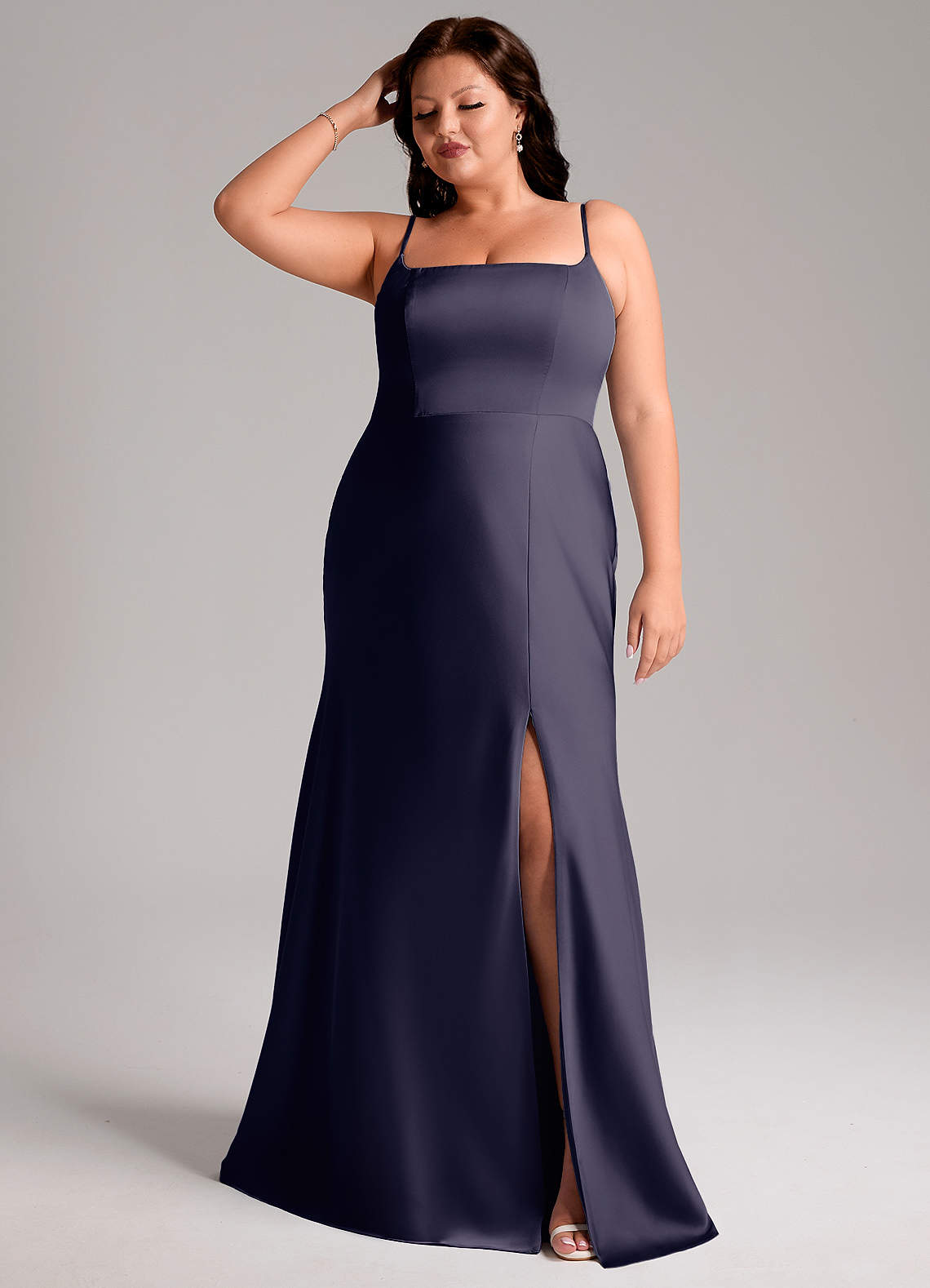 Azazie Lidia Jurken voor bruidsmeisjes Jurk van Stretch Satijn met Zeemeermin Zijsplit Stormachtig image1