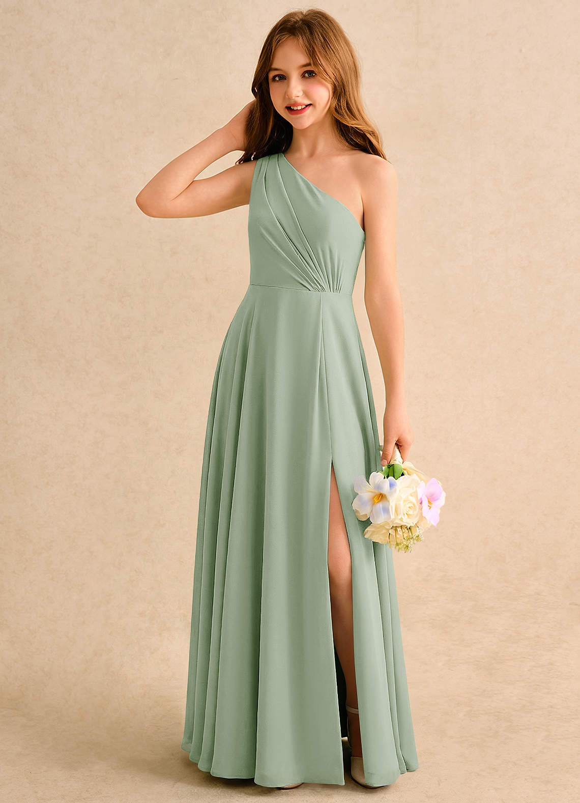 Azazie Puddles Girls Formal Vestidos de florista Vestido Dusty Sage de Chiffon de Linha A com Um ombro image2