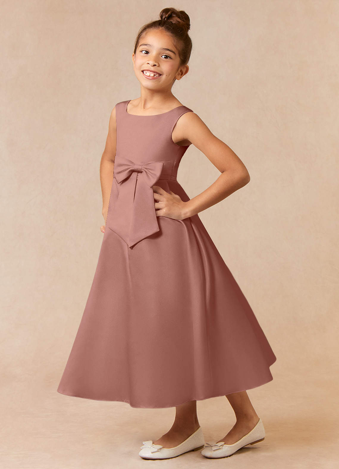 Azazie Lindy vestidos de niña de las flores Vestido de Rosa De Cedro de Satin Mate de Corte En A con Plisado image1