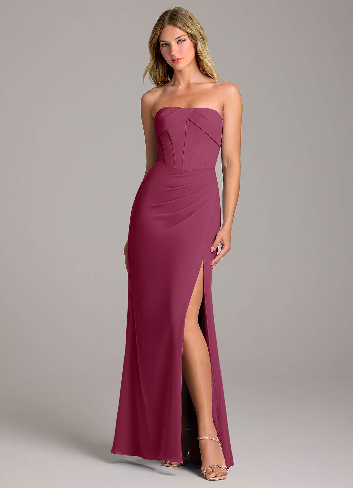Azazie Chantel Jurken voor bruidsmeisjes Converteerbaar Jurk van Chiffon met Kolom Strapless Moerbei image1