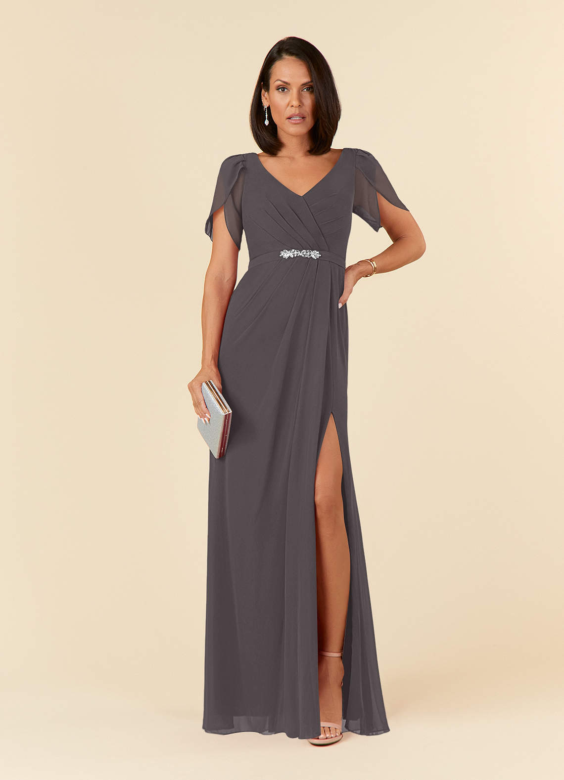 Azazie Marianne Mère de la mariée Robes Robe Fourreau en Mousseline de soie Col V plissé Gris Acier image1