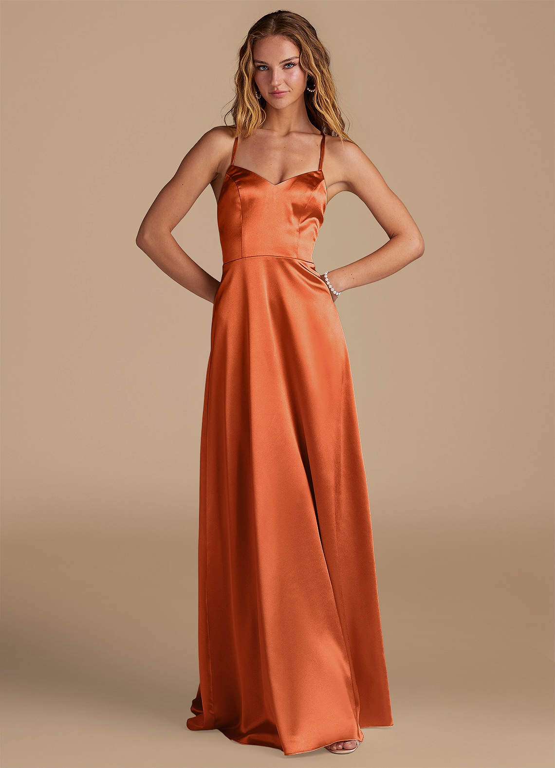 Azazie Mei Robes de demoiselle d'honneur Robe Trapèze en Satiné métallisé Orange Brûlée image1