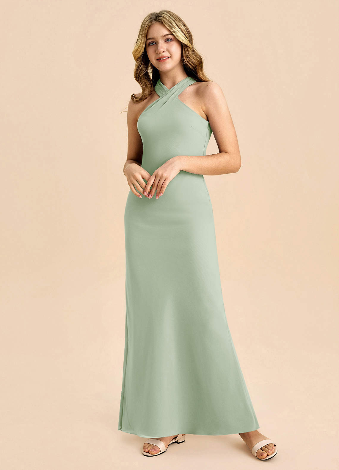 Azazie Doretta Junior Vestido de Salvia Polvorienta de Gasa de Corte Recto con Plisado image4