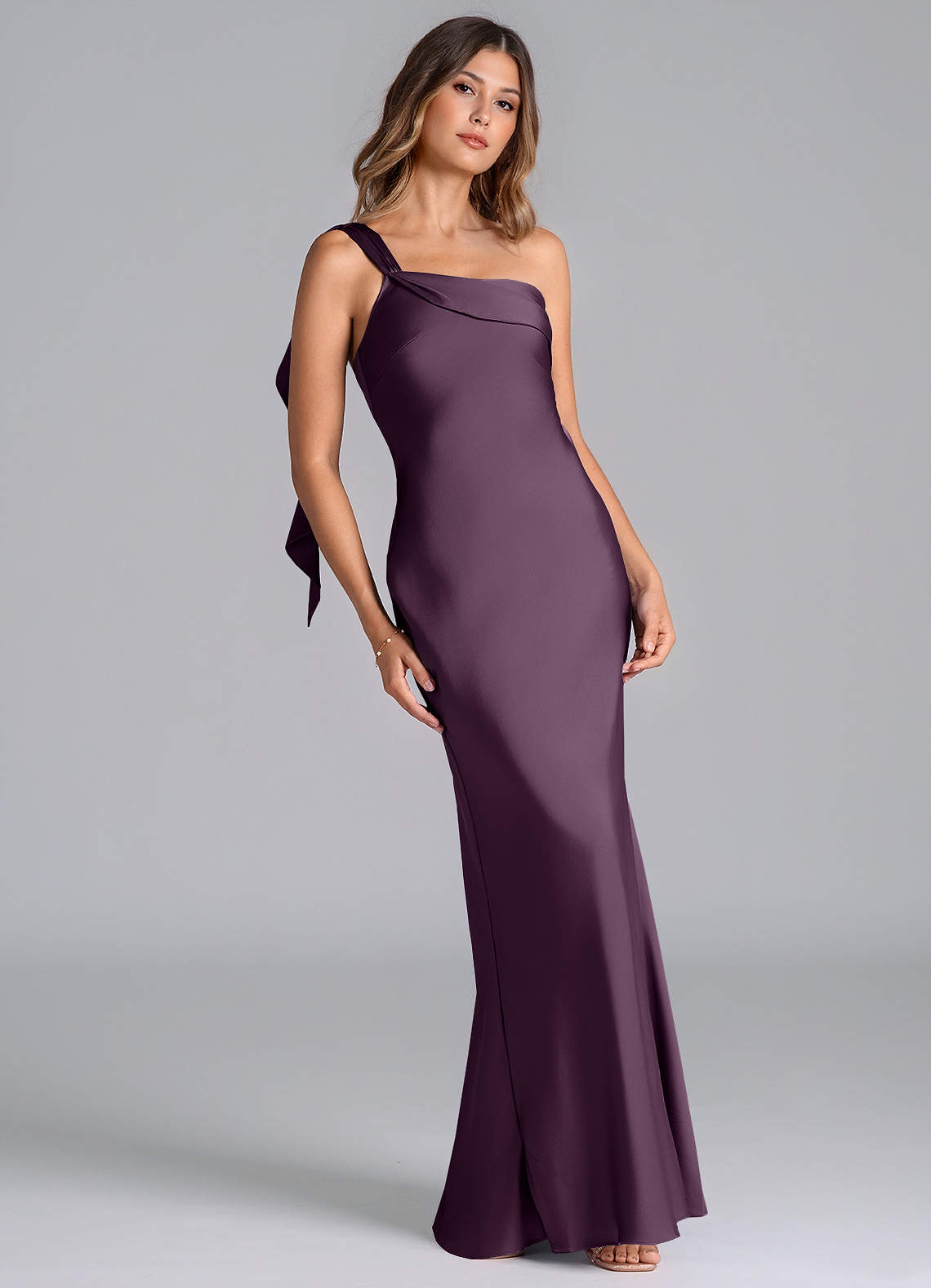 Azazie Driea Jurken voor bruidsmeisjes Jurk van Stretch Satijn met Zeemeermin One-Shoulder Pruim image1