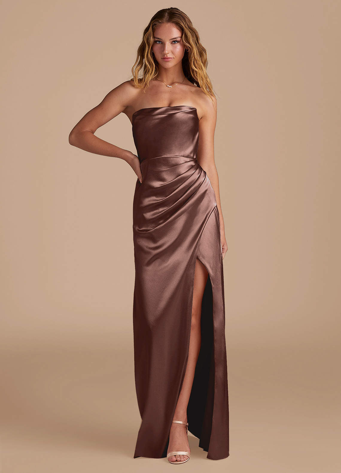 Azazie Leonis Vestidos de damas de honor Vestido de Expresado de Satén Metálico de Corte Sirena Convertible con Plisado image1