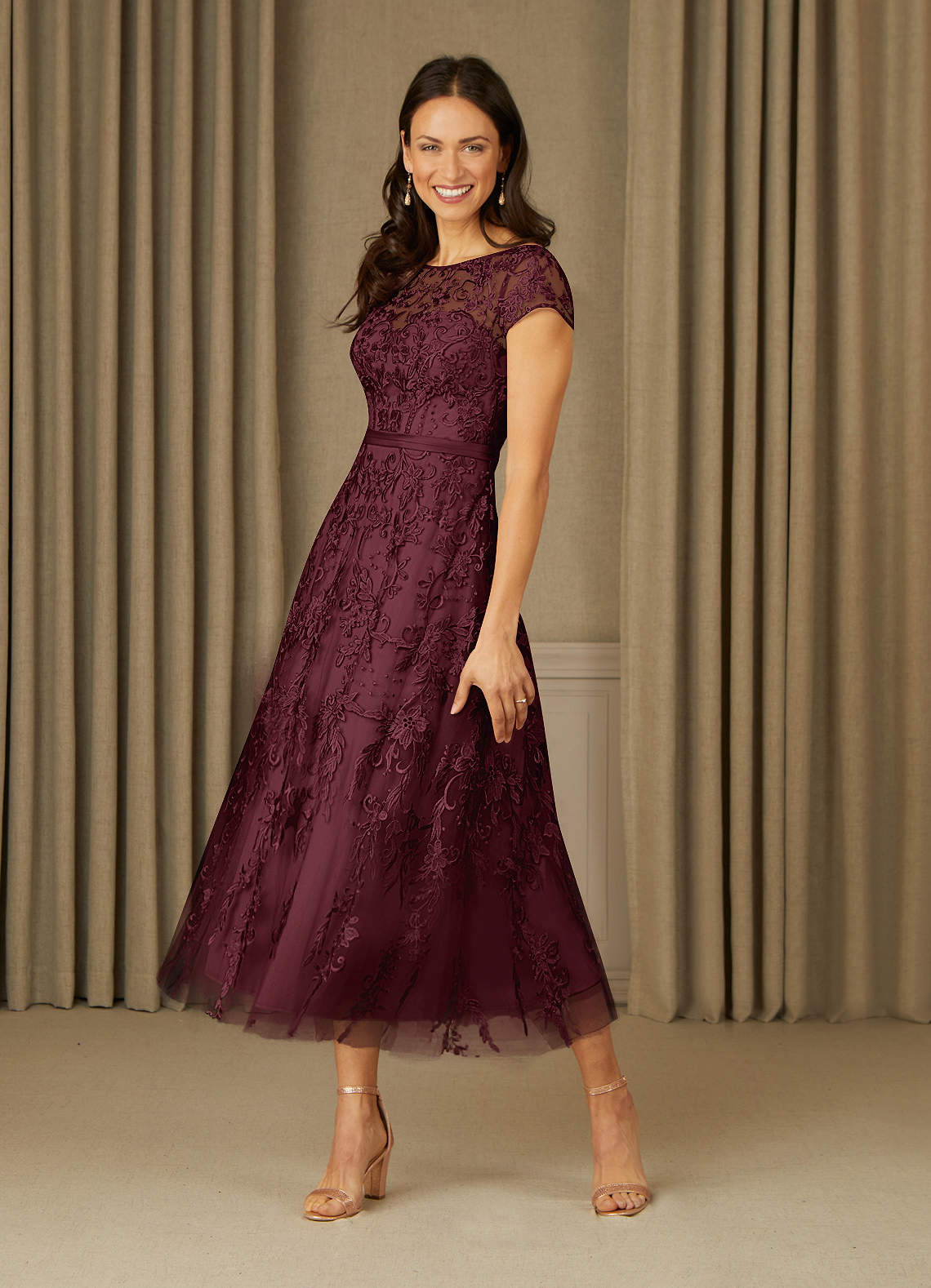 Azazie Sanna Vendita Finale Abito A-Line in Tulle in Pizzo con Scollo a U Burgundy Champagne image2