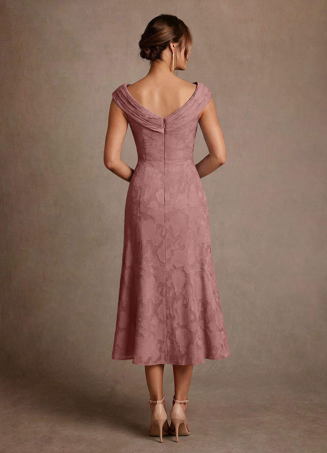 Azazie Keith Vestidos para mãe da noiva Vestido Rosa Empoeirada de Esgotamento Floral de Bainha com Plissado image1