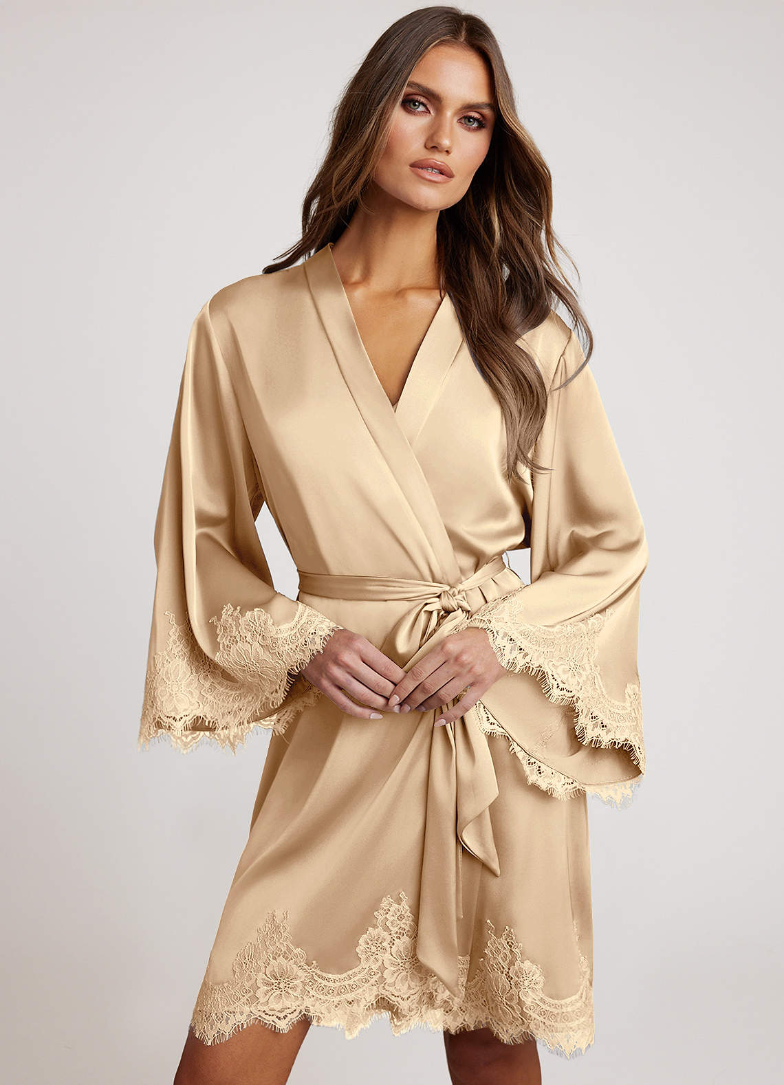 front Roupões de cetim com renda exclusiva